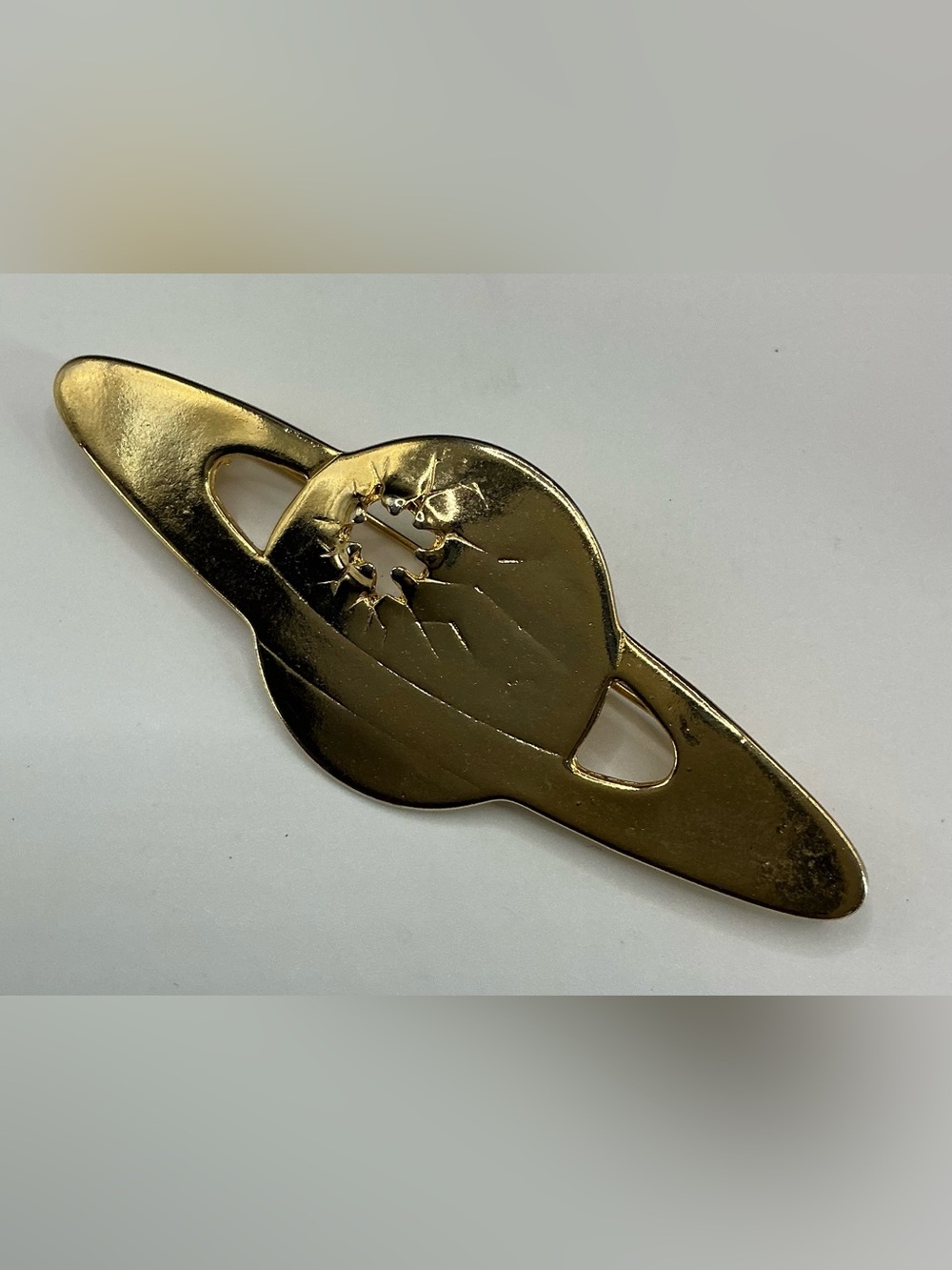 FUN GOLD TONE PLANET SATURN WITH 3D HOLE BROOCH